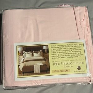 Pink Queen Sheet Set